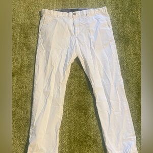 Men’s Banana Republic Fulton Skinny Chino pants. Size Large